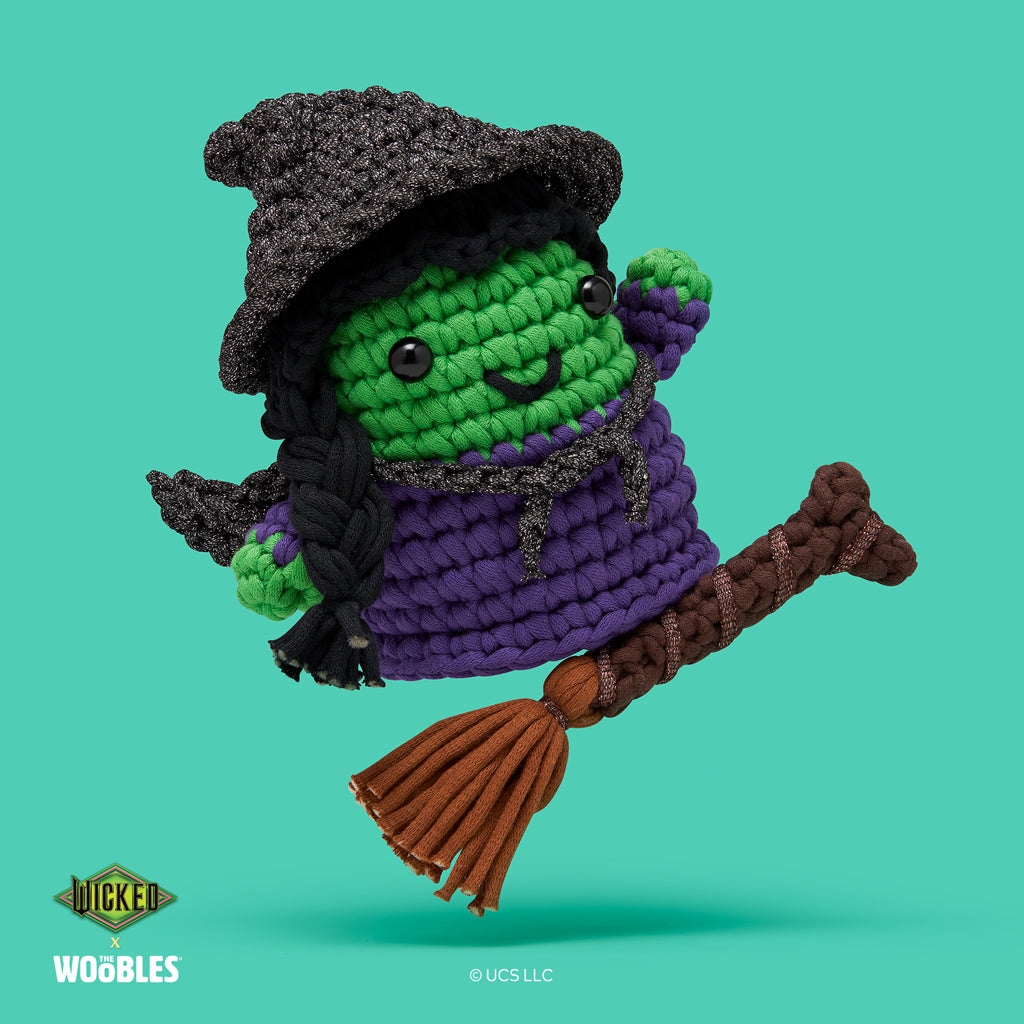 Alternative view of Elphaba Thropp's Broom Accessory Kit